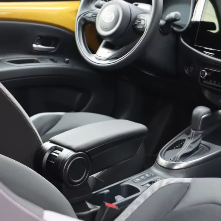 RATI ARMSTER 3 armrest TOYOTA AYGO X HYBRID 2026-  [black,vegan leather]