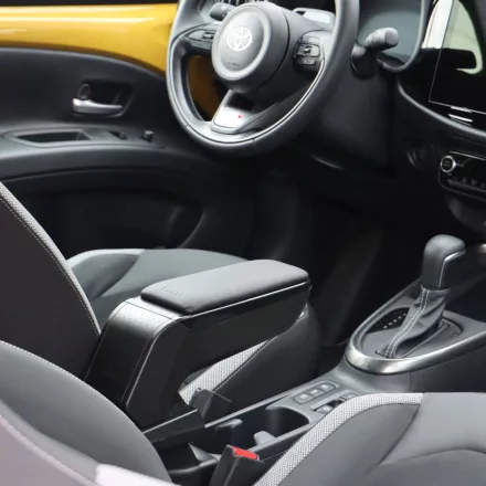 RATI ARMSTER S armrest TOYOTA AYGO HYBRID 2026-  [black,vegan leather]